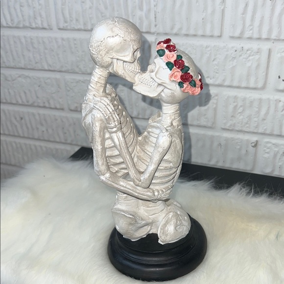 Ashland Dark Romance Halloween Tabletop Decor - Picture 1 of 2